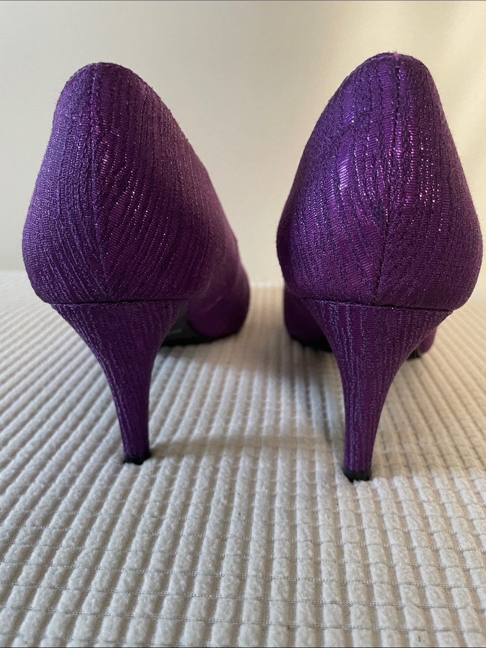 Midnight Velvet Purple Pointed Toe Pumps with Crystal Accents Size 8 Evening - Picture 2 of 5